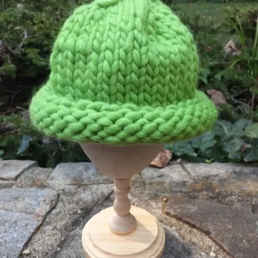 hand knit green wool hat child size
